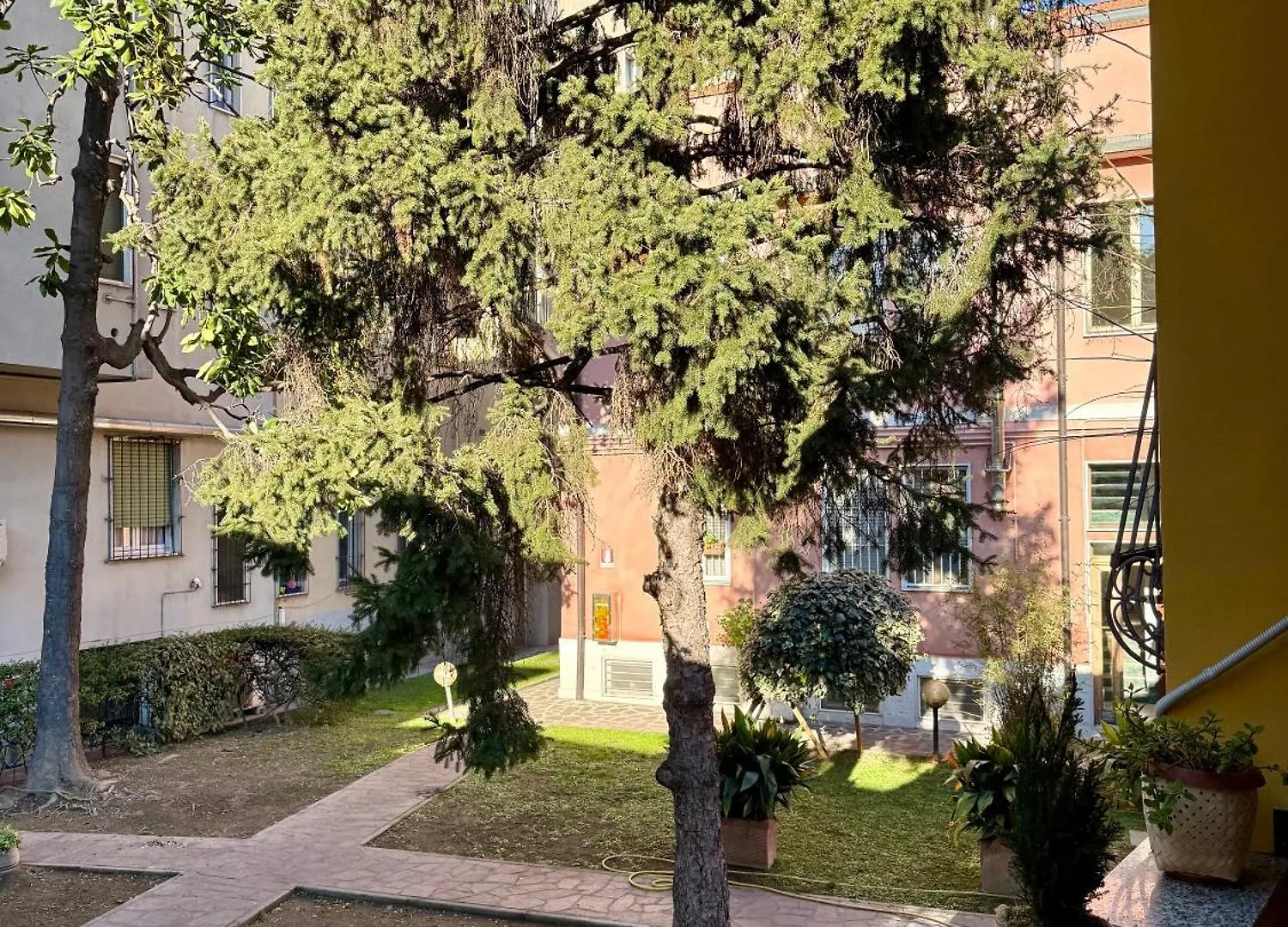Gionas - Casa Indipendente In Zona Strategica Villa Milano Semesterbostad